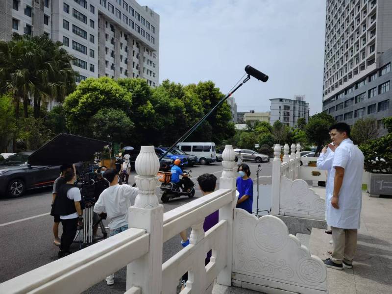 曲麻莱县广告片拍摄公司低成本实现高规格制作的诀窍